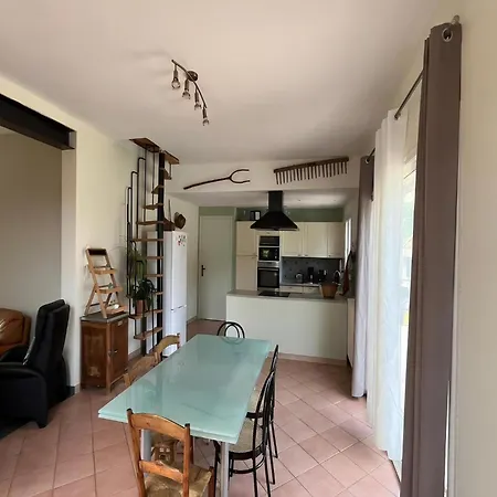 In St Denis With Pool & Pyrenees View Saint-Denis (Aude)