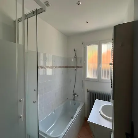 Tatil Evi In St Denis With Pool & Pyrenees View *