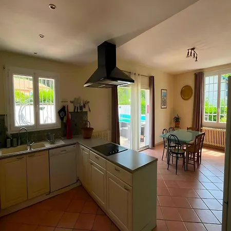 Tatil Evi In St Denis With Pool & Pyrenees View *