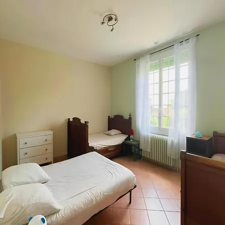 In St Denis With Pool & Pyrenees View Vakantiehuis Saint-Denis (Aude)