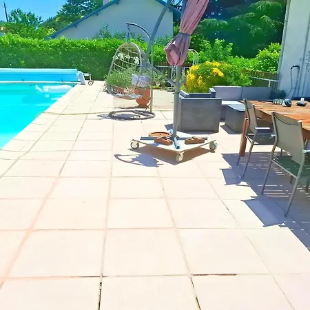 Tatil Evi In St Denis With Pool & Pyrenees View *